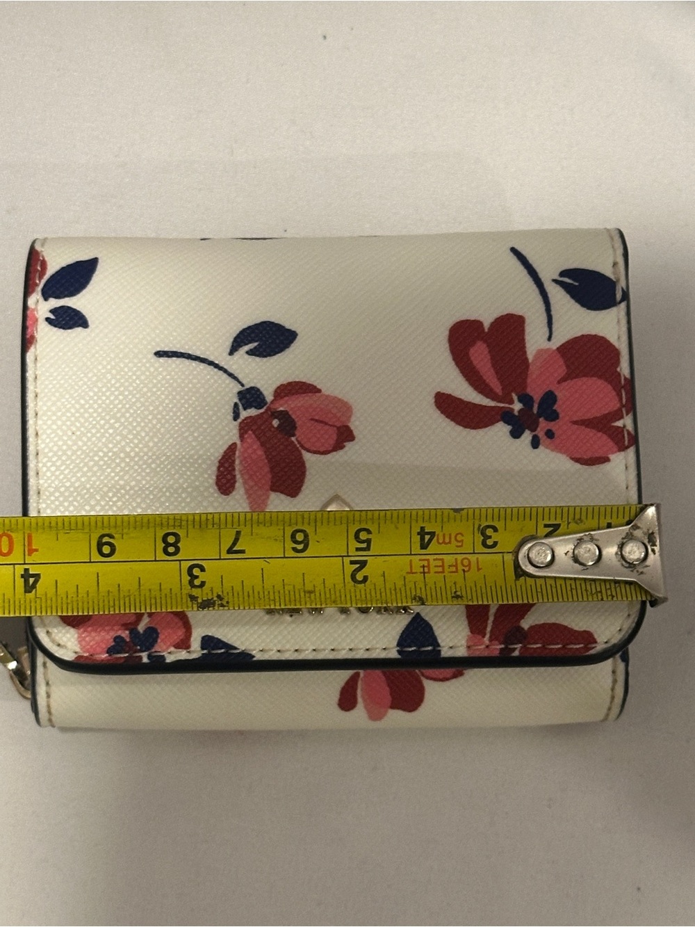 kate spade White Floral Zip Around Compact Wallet NWT&Box - Picture 15 of 16